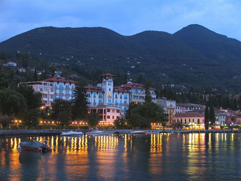 Hotel Savoy Palace Gardone Riviera Esterno foto