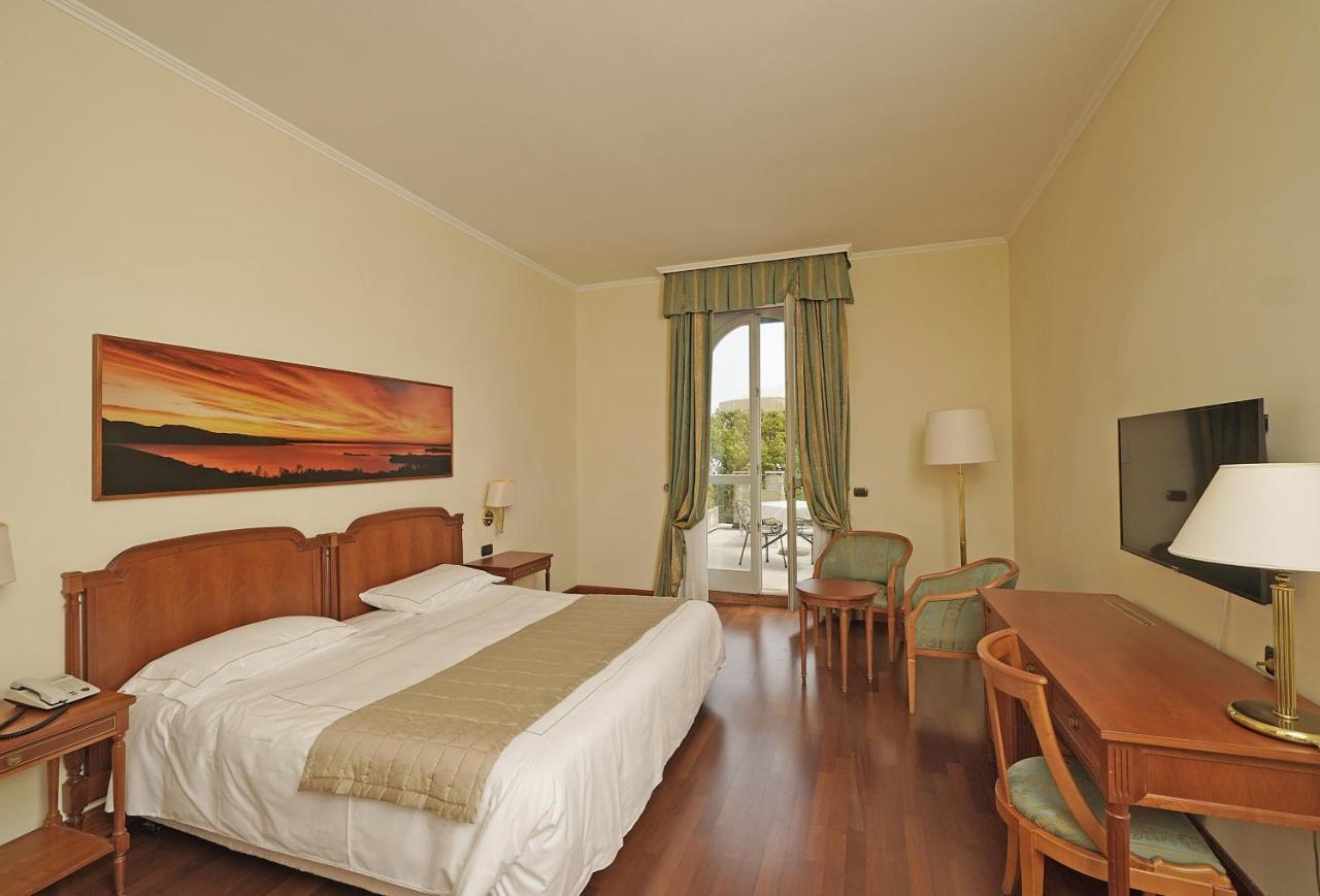 Hotel Savoy Palace Gardone Riviera Esterno foto