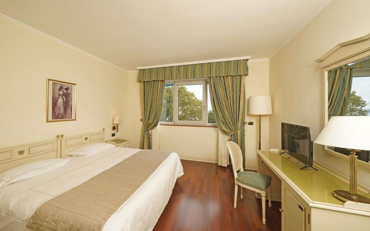 Hotel Savoy Palace Gardone Riviera Esterno foto