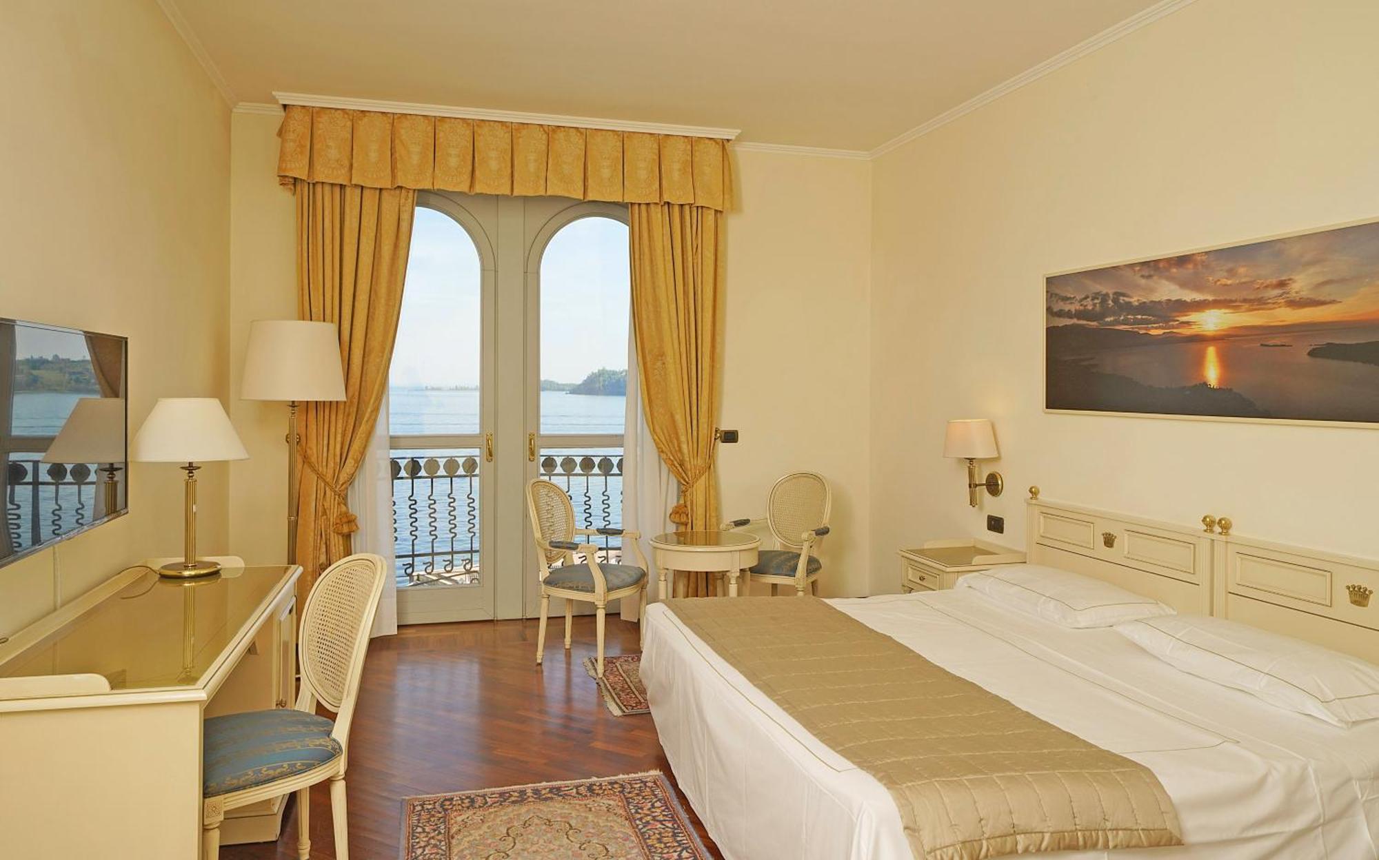 Hotel Savoy Palace Gardone Riviera Esterno foto