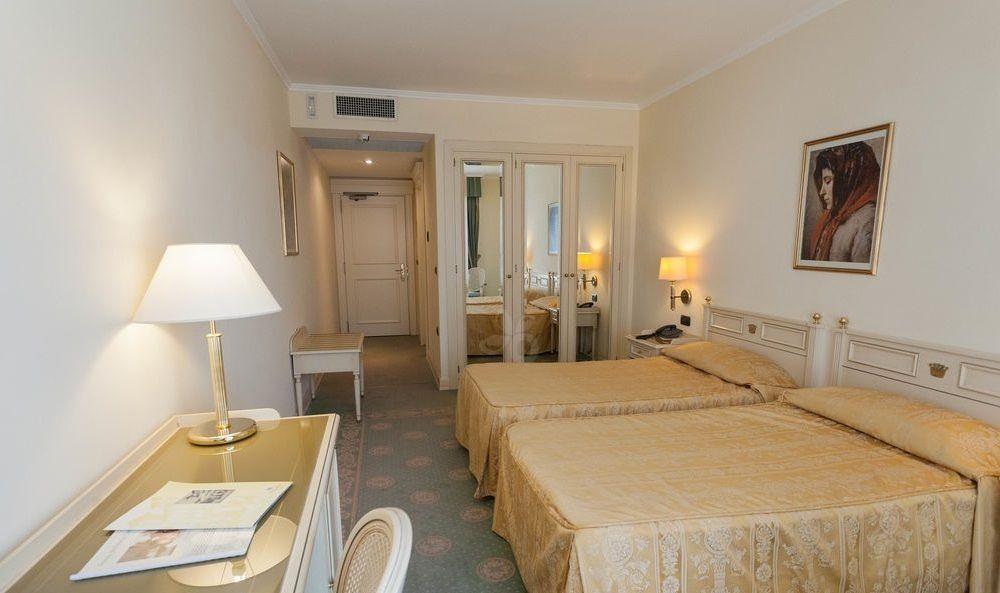 Hotel Savoy Palace Gardone Riviera Esterno foto