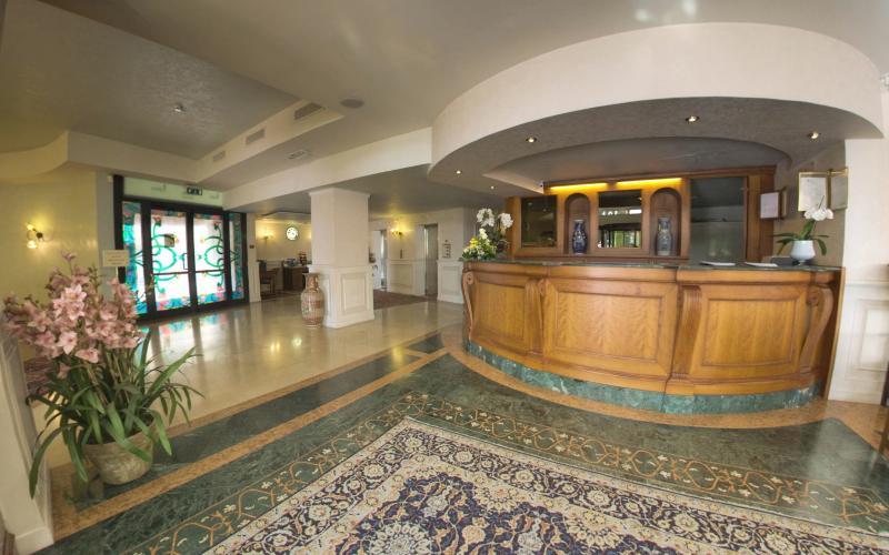 Hotel Savoy Palace Gardone Riviera Esterno foto