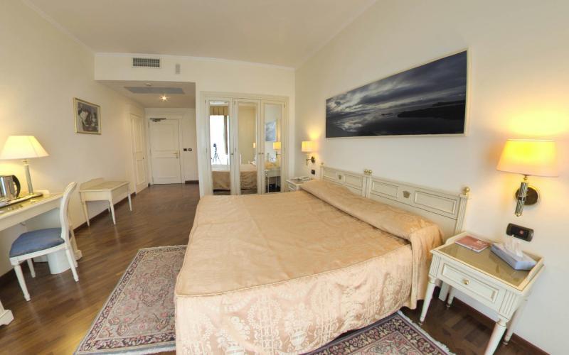 Hotel Savoy Palace Gardone Riviera Esterno foto