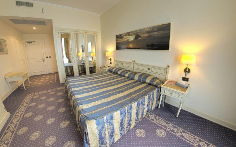 Hotel Savoy Palace Gardone Riviera Esterno foto