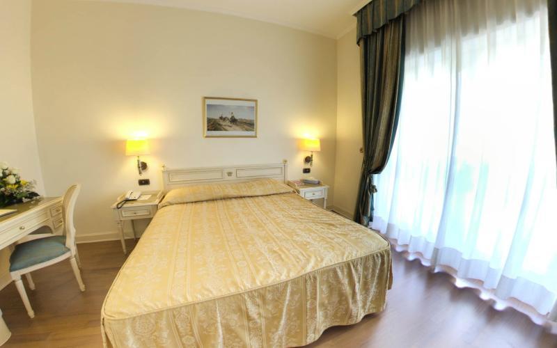 Hotel Savoy Palace Gardone Riviera Esterno foto