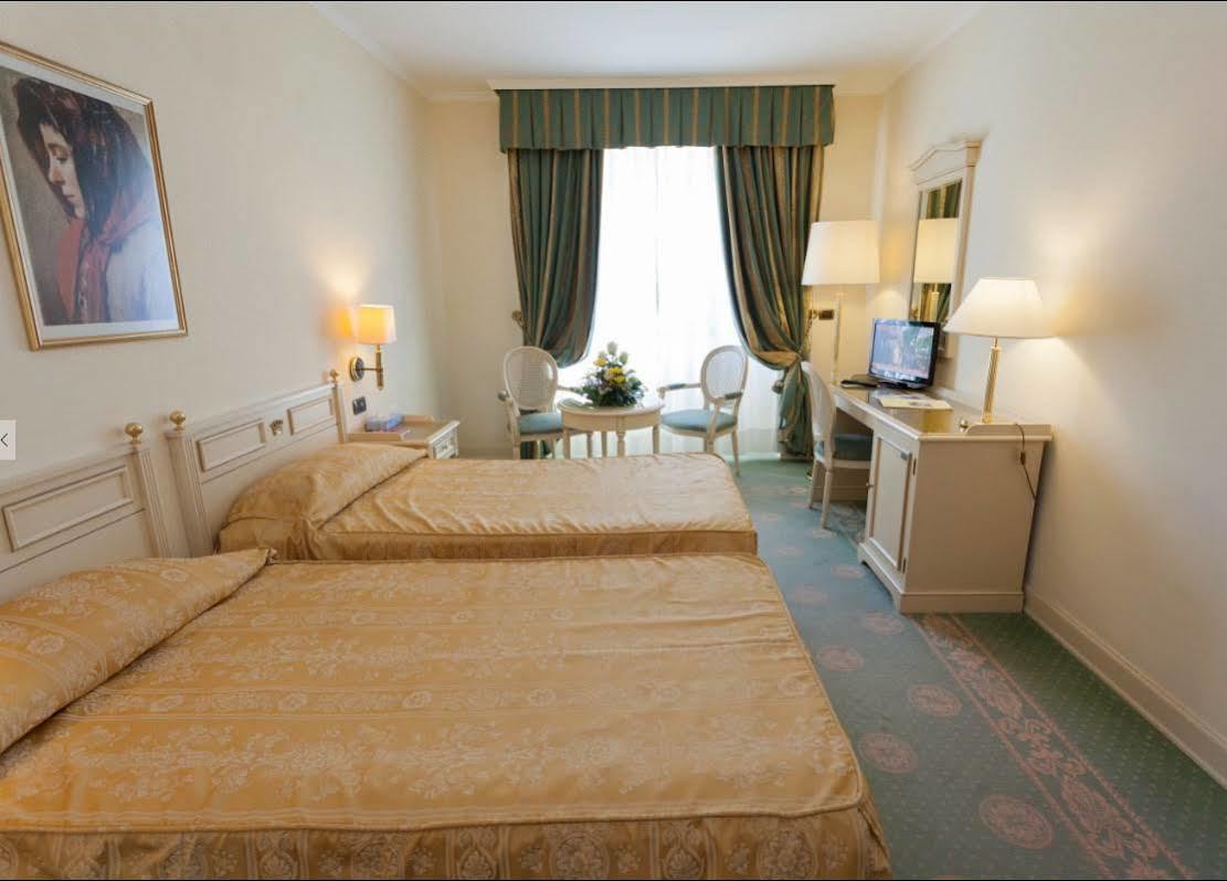 Hotel Savoy Palace Gardone Riviera Esterno foto